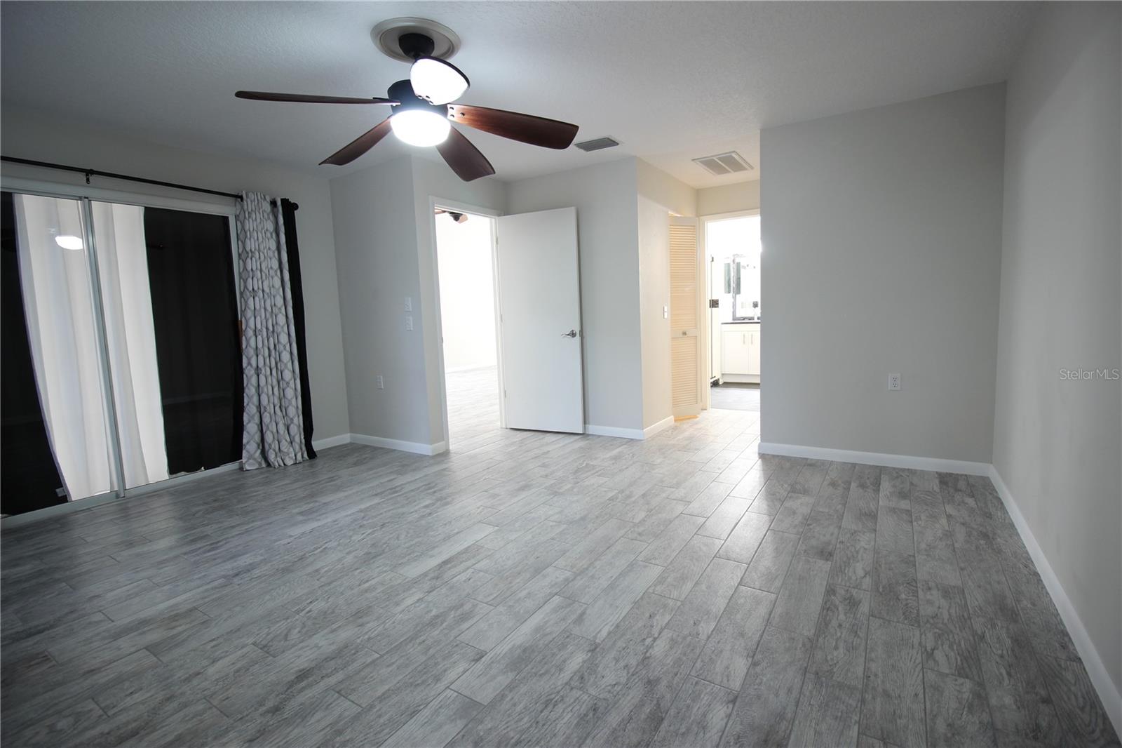 2113 Springmeadow Dr Property Photo 21