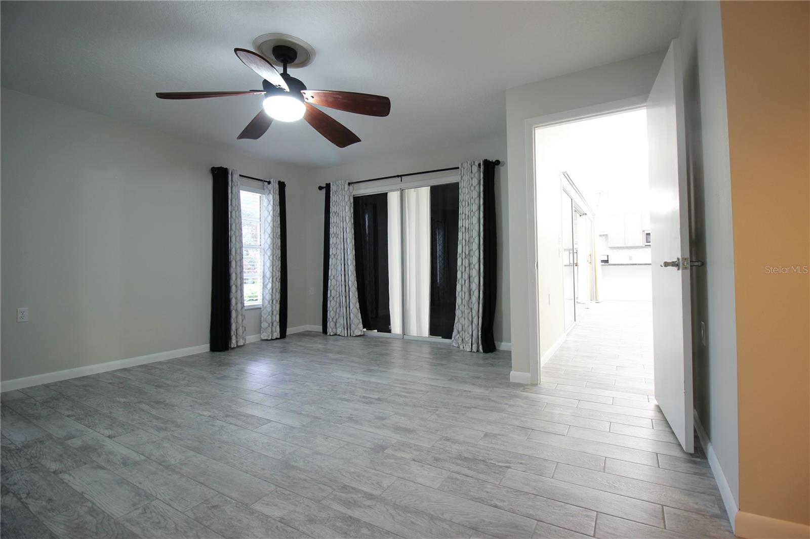 2113 Springmeadow Dr Property Photo 22