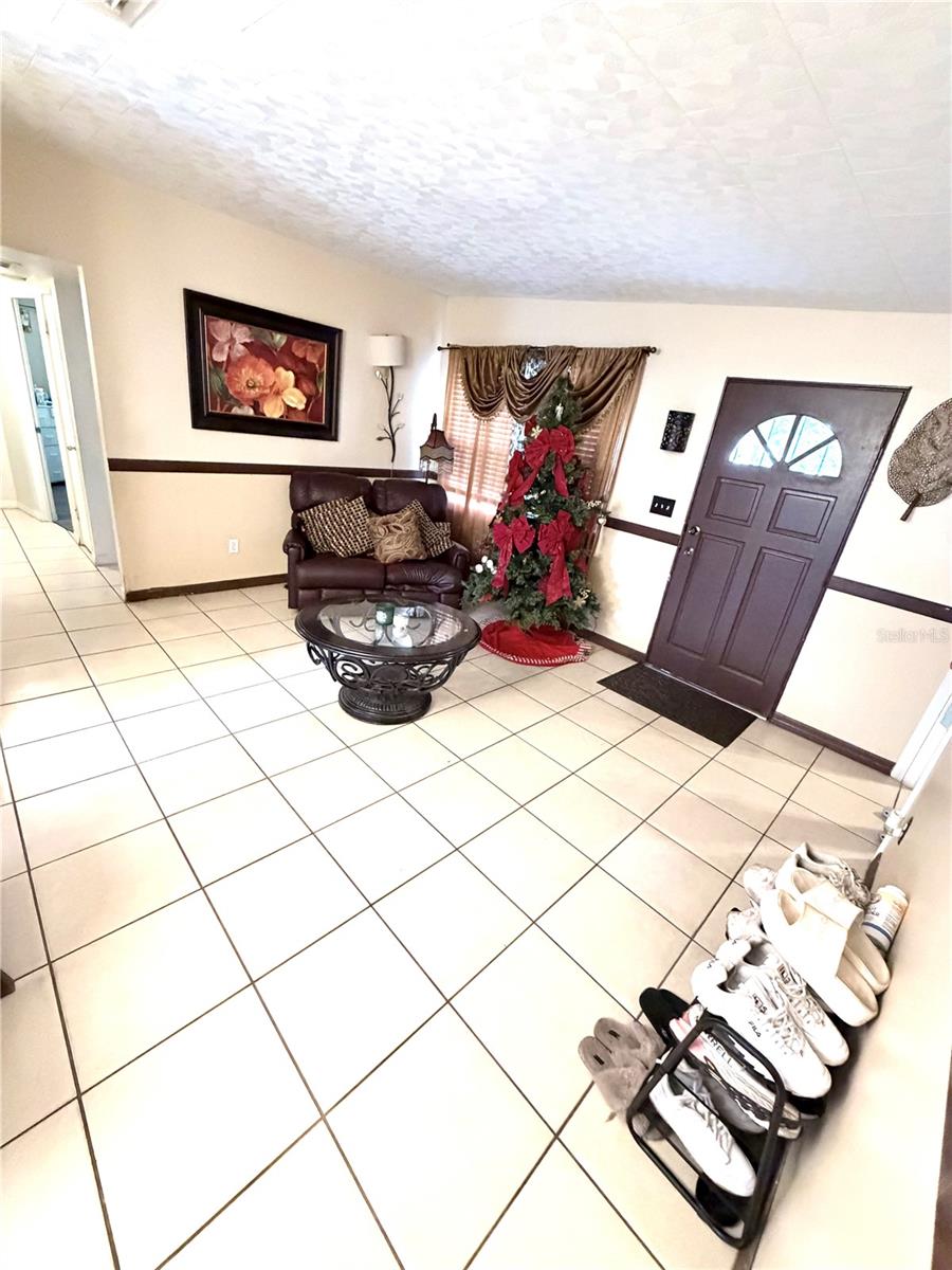 7326 Sheffield Rd Property Photo 4