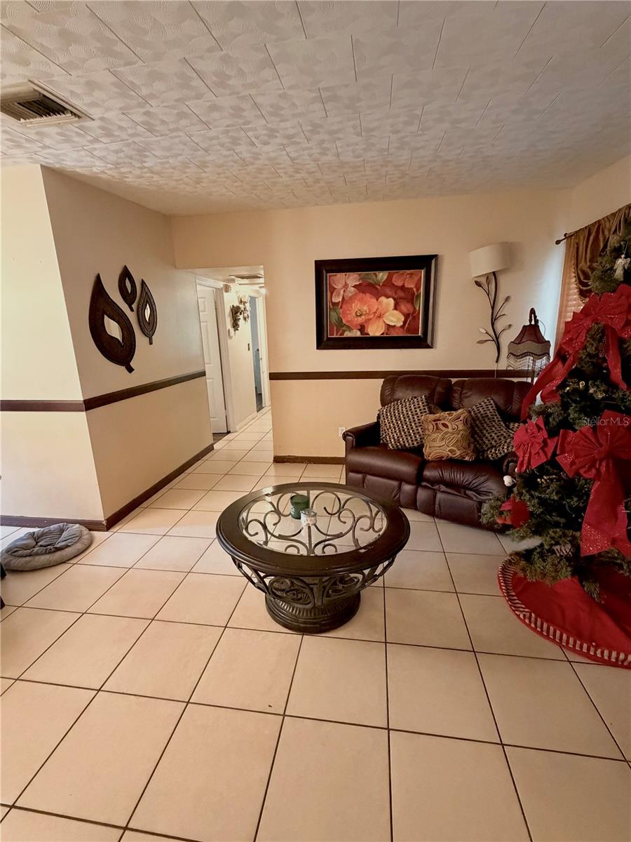 7326 Sheffield Rd Property Photo 5