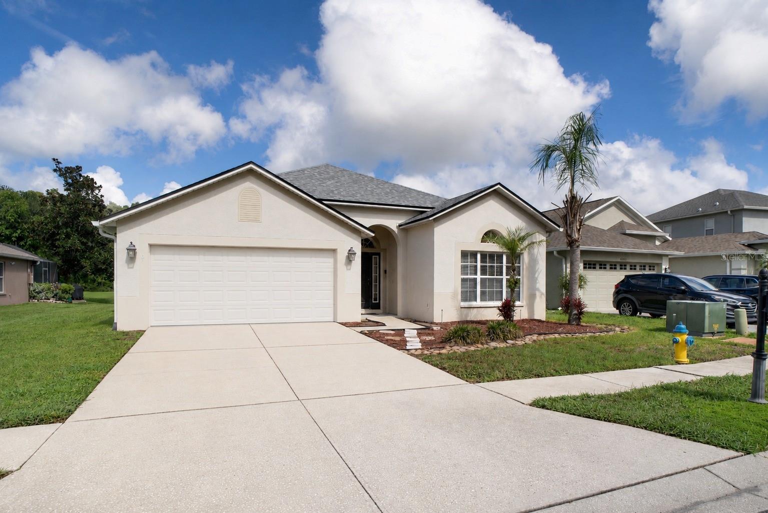 18425 Cypress Bay Pkwy Property Photo 2