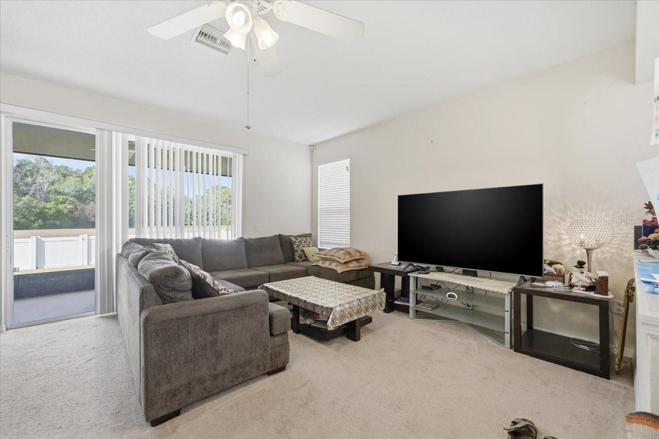 18425 Cypress Bay Pkwy Property Photo 6