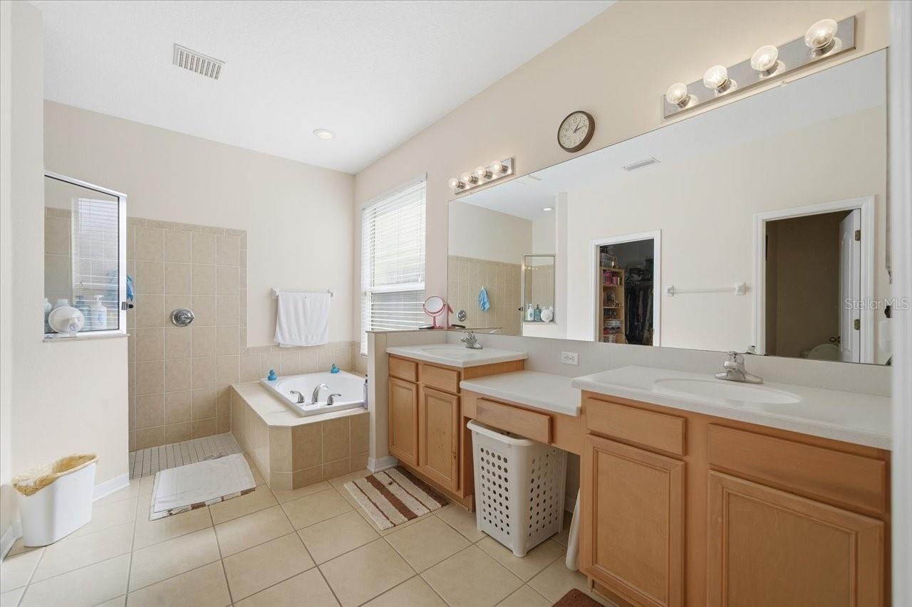 18425 Cypress Bay Pkwy Property Photo 19
