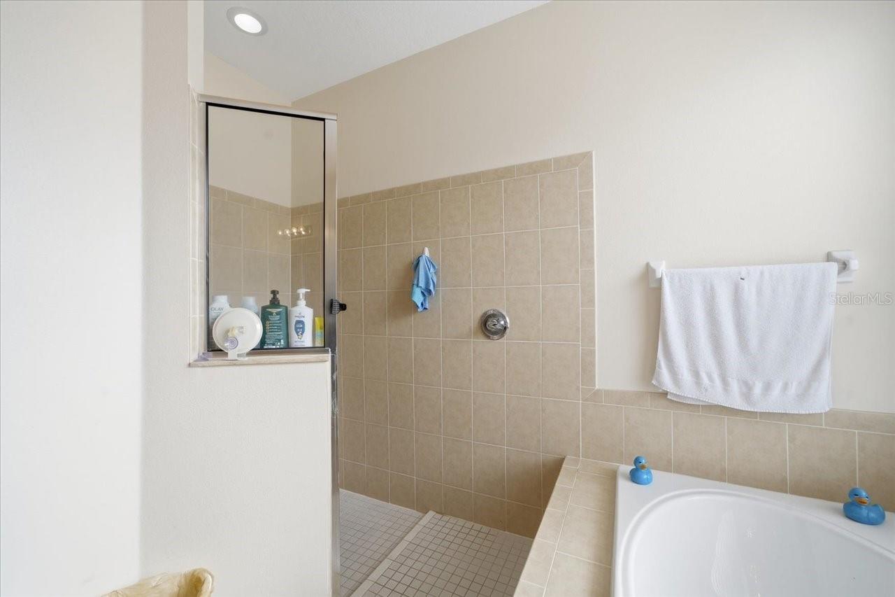18425 Cypress Bay Pkwy Property Photo 20