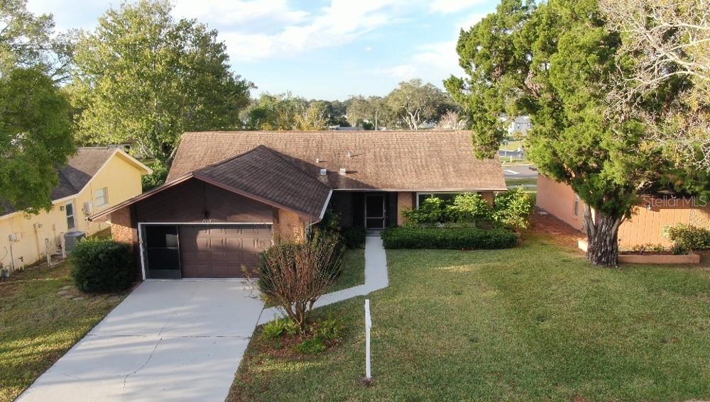 1350 Glengarry Dr Property Photo 2
