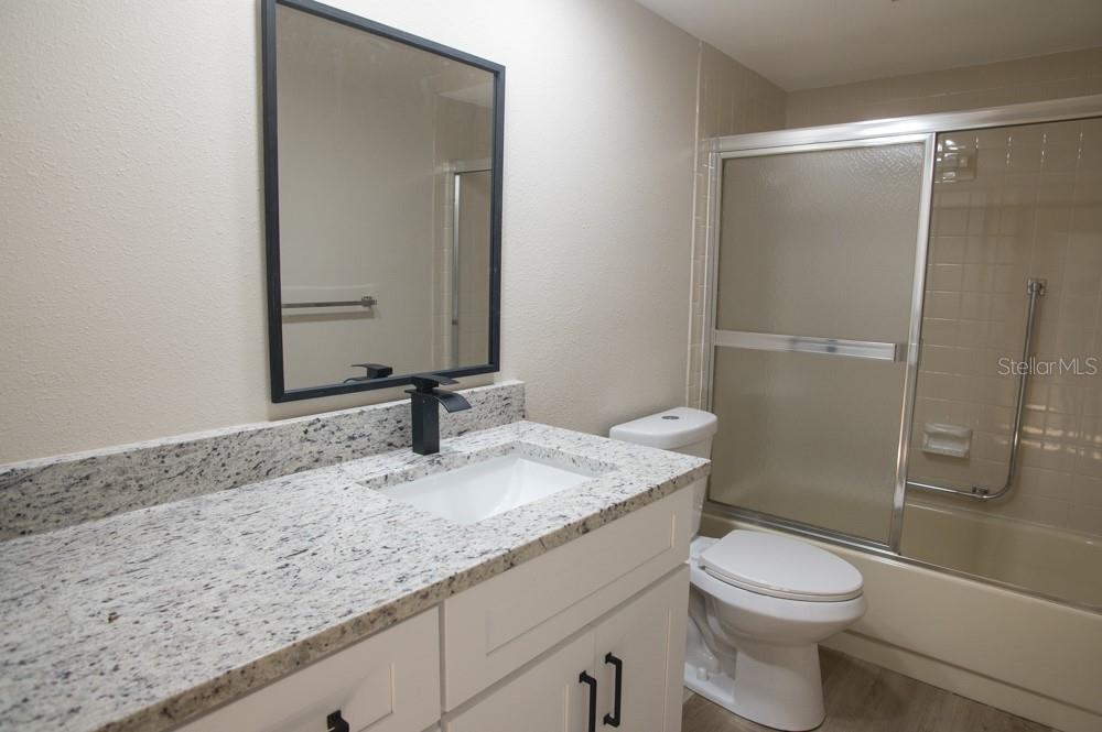 1350 Glengarry Dr Property Photo 8