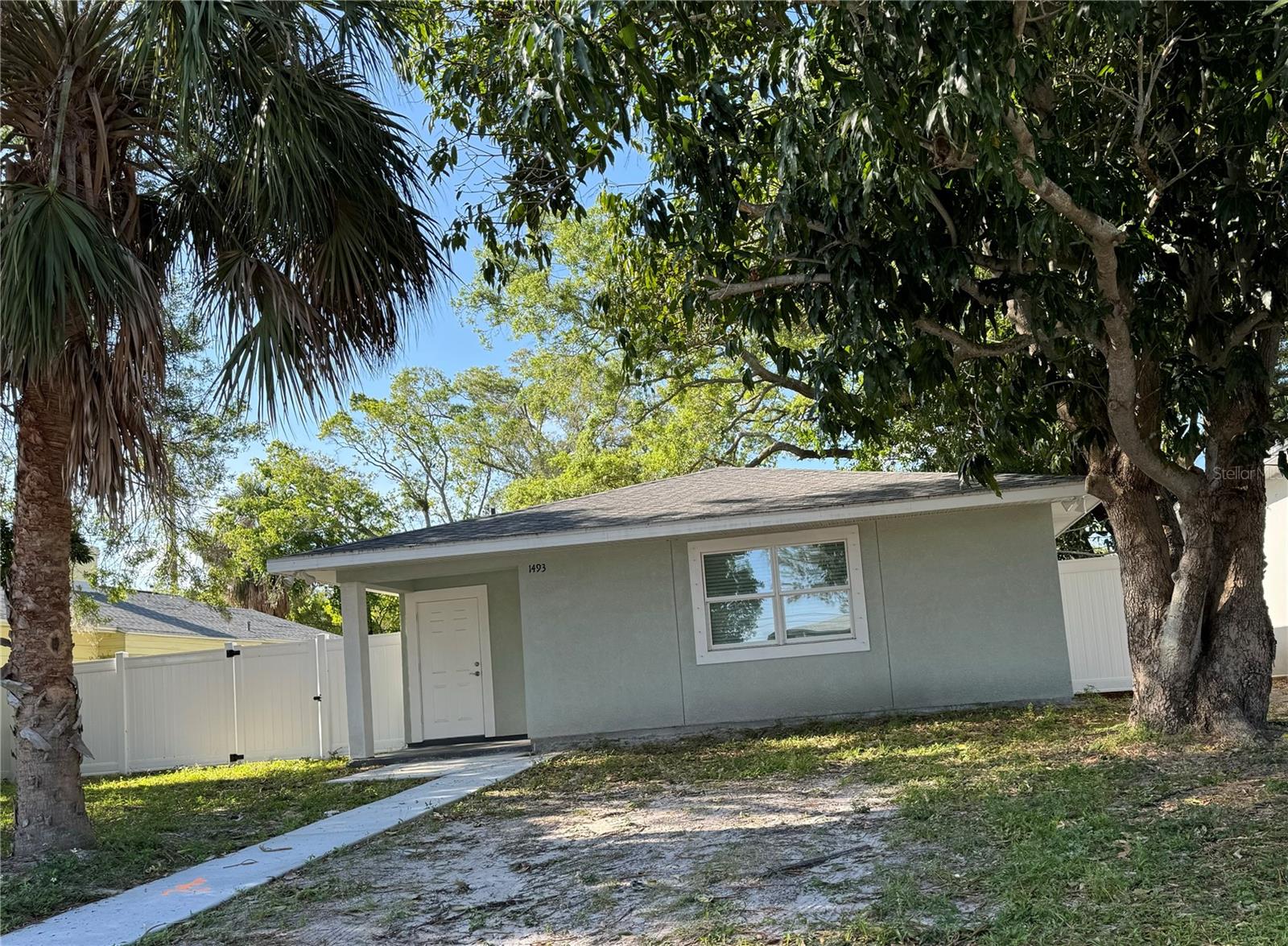 1493 Cleveland St Property Photo 4