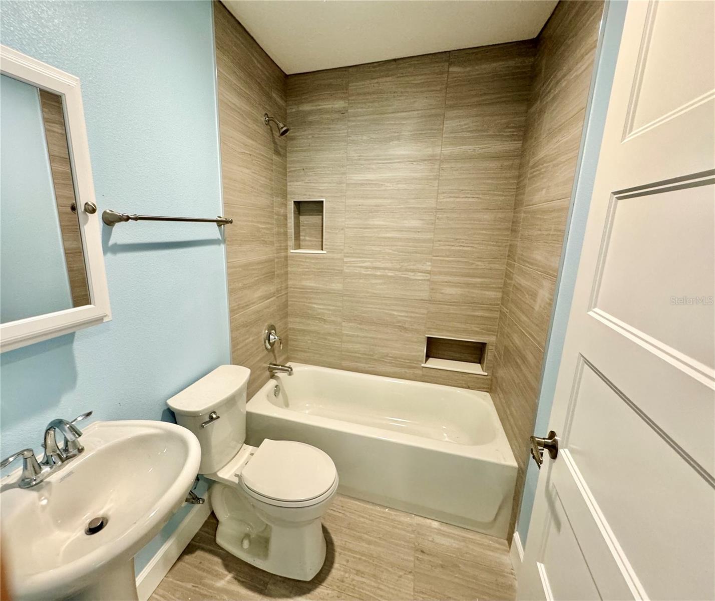 1493 Cleveland St Property Photo 26