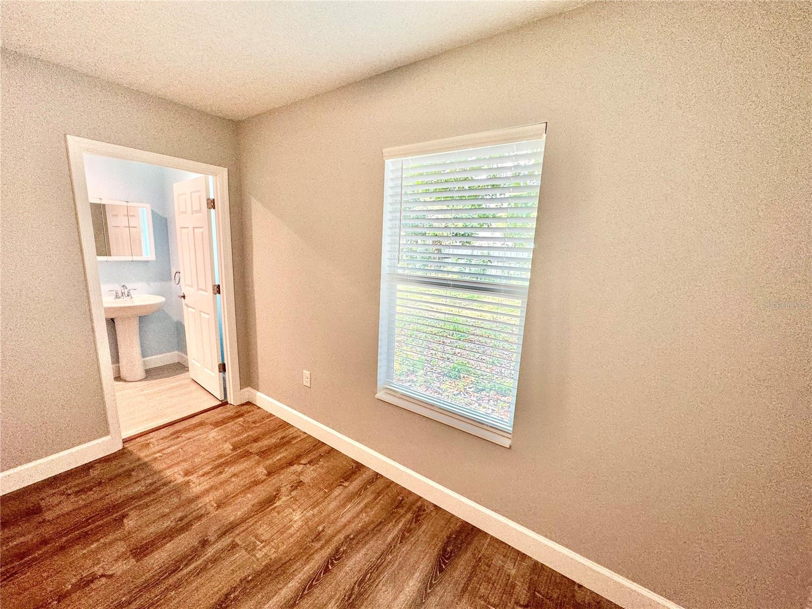 1493 Cleveland St Property Photo 27