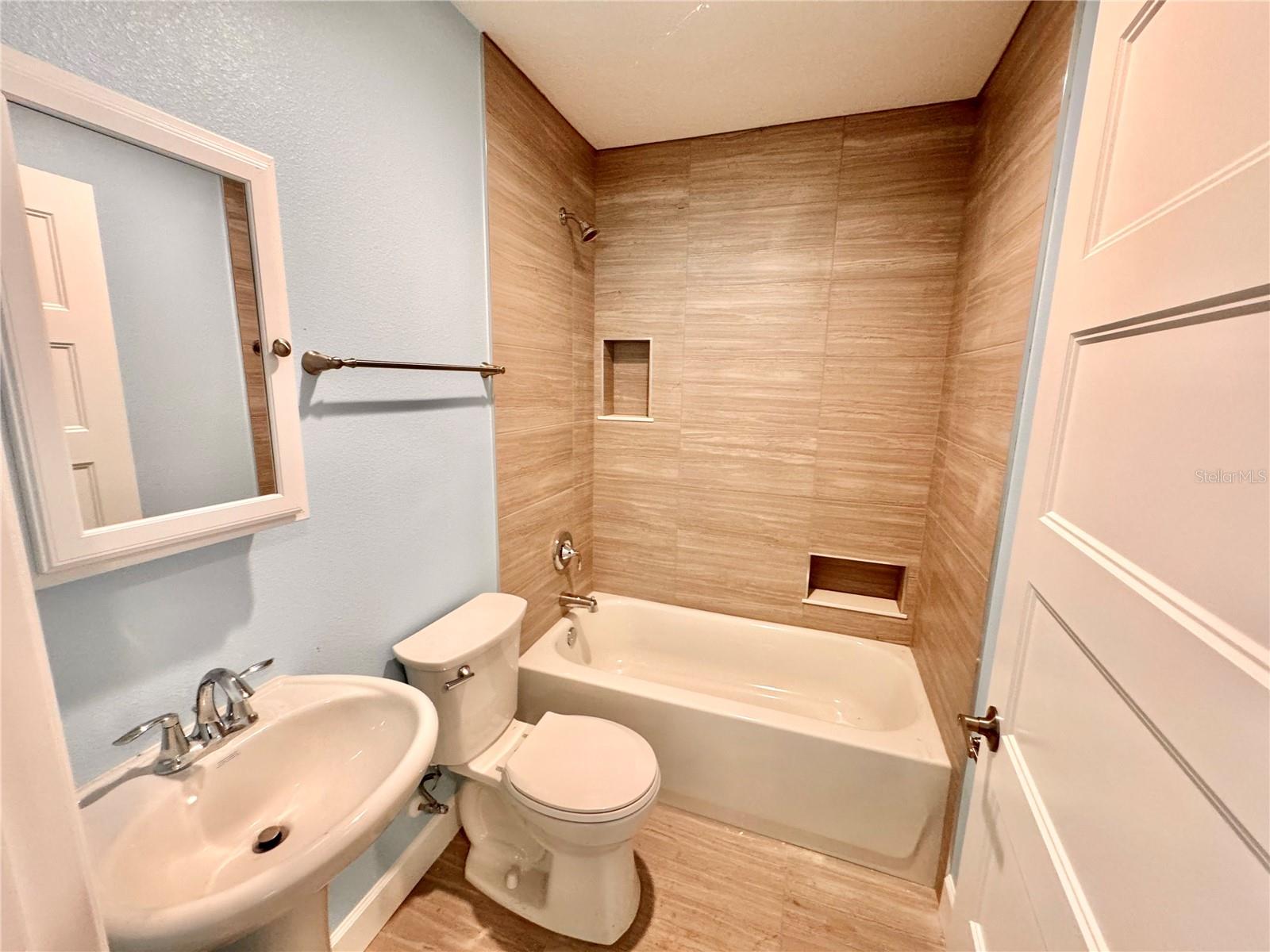 1493 Cleveland St Property Photo 28
