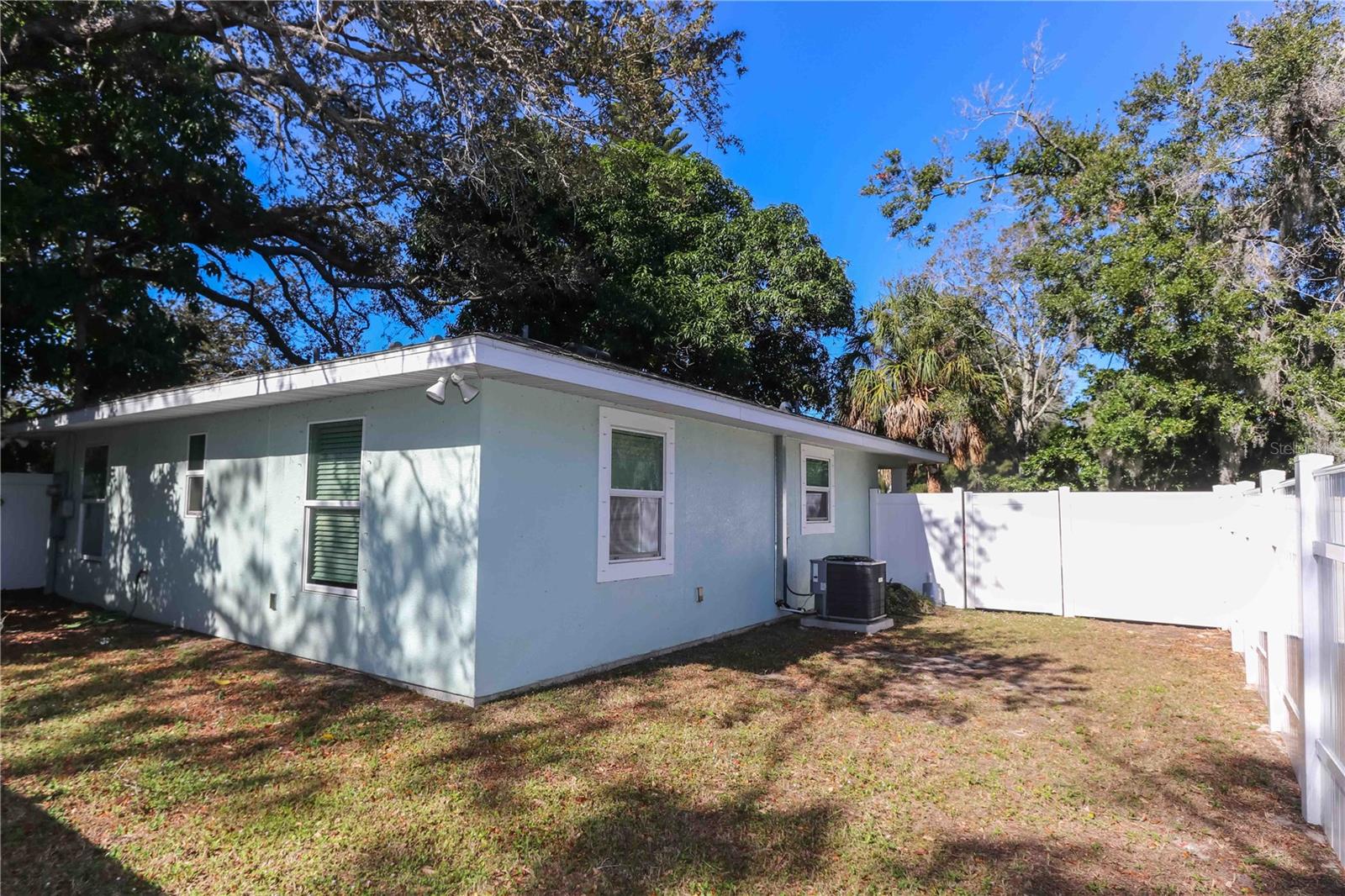1493 Cleveland St Property Photo 58