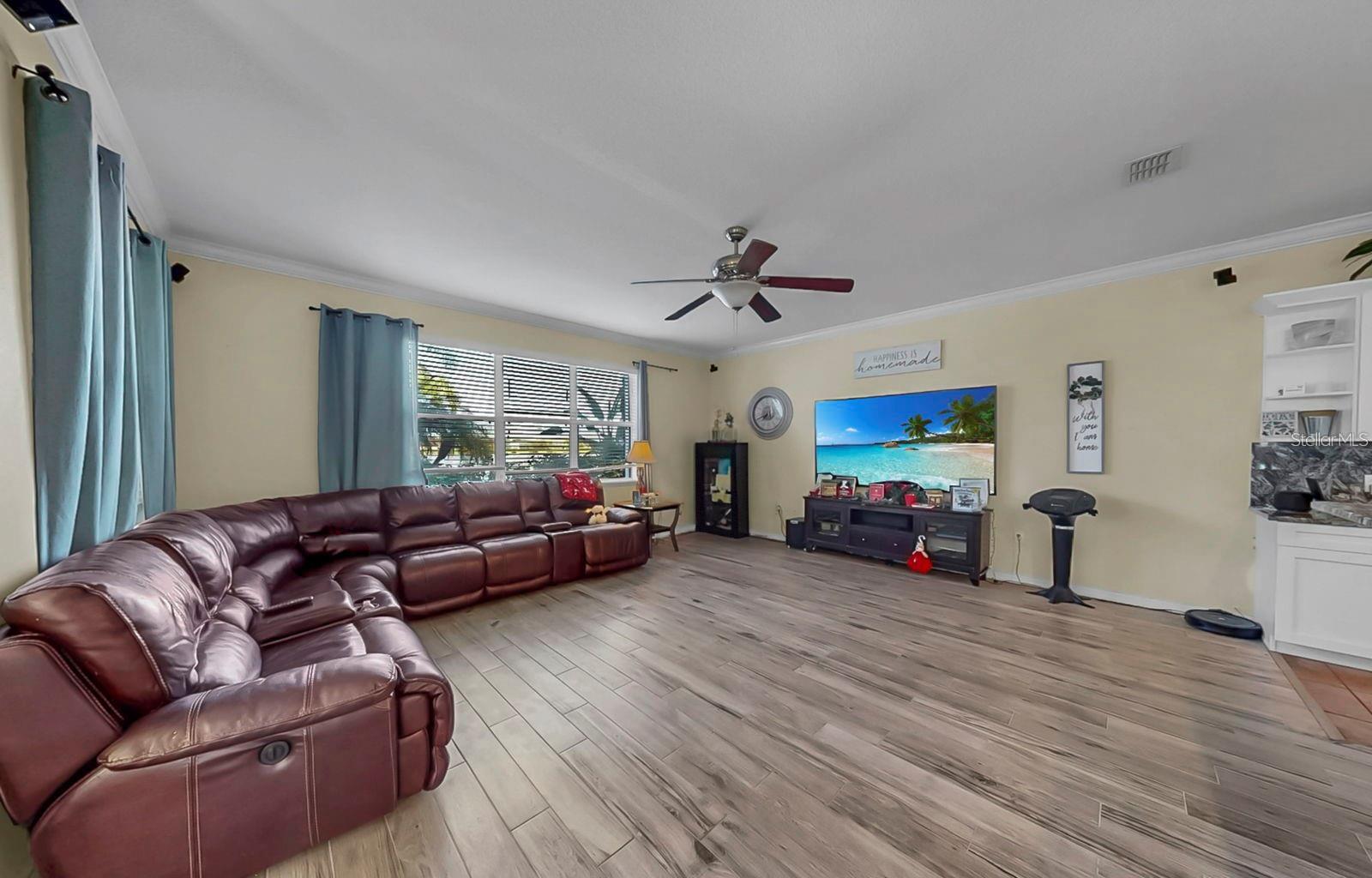 5457 Sandy Shell Dr Property Photo 5