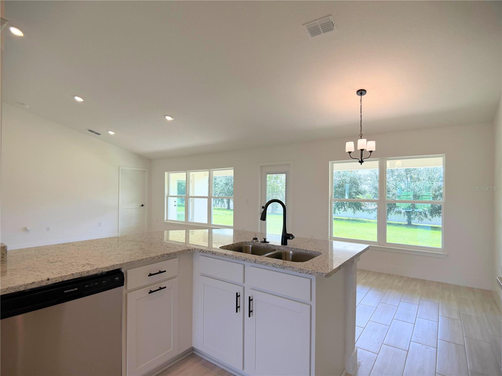37041 Hidden View Circle Property Photo 6