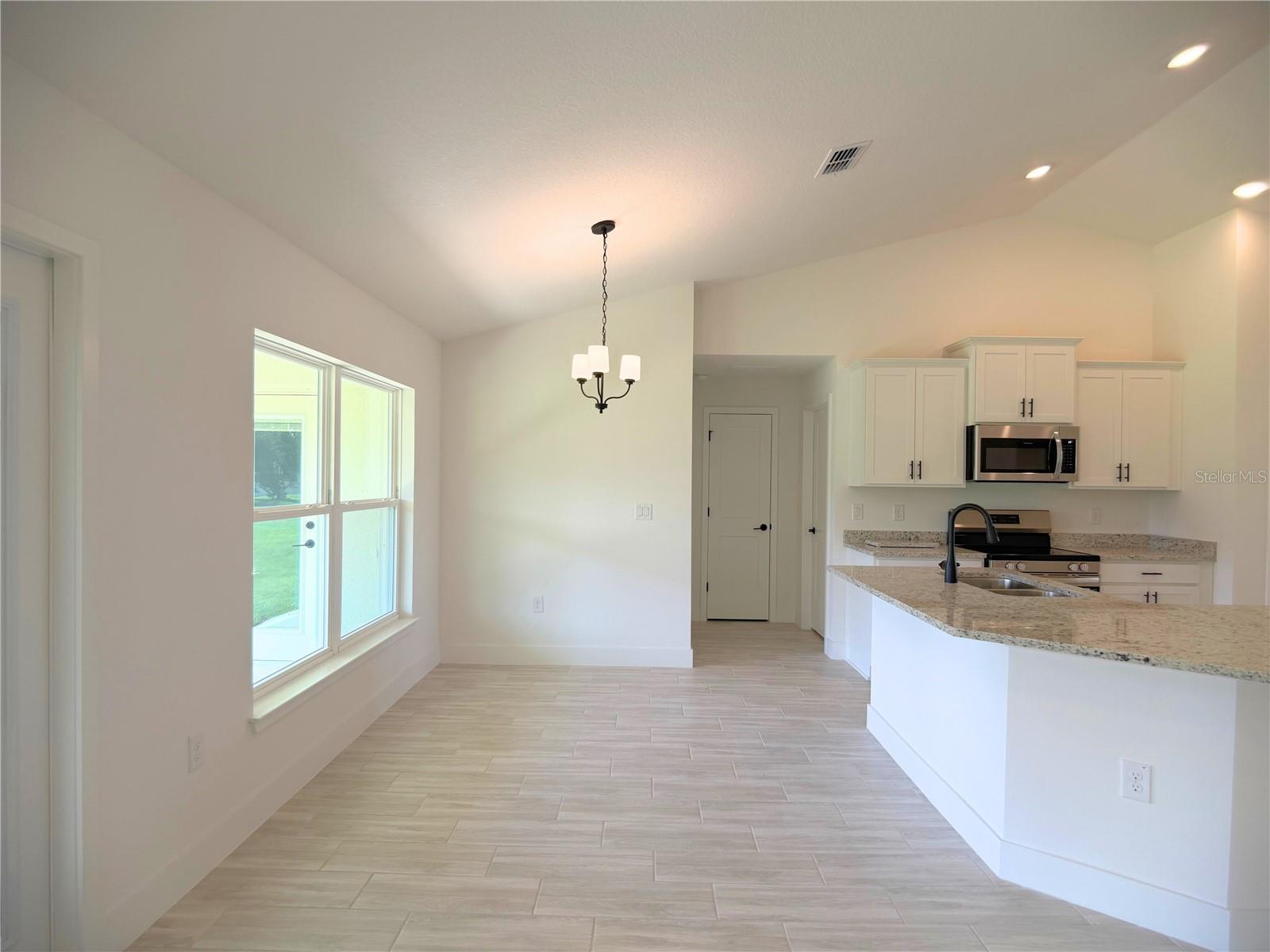 37041 Hidden View Circle Property Photo 8