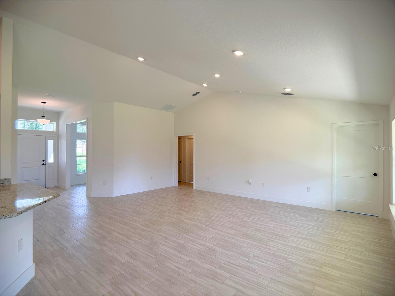 37041 Hidden View Circle Property Photo 17