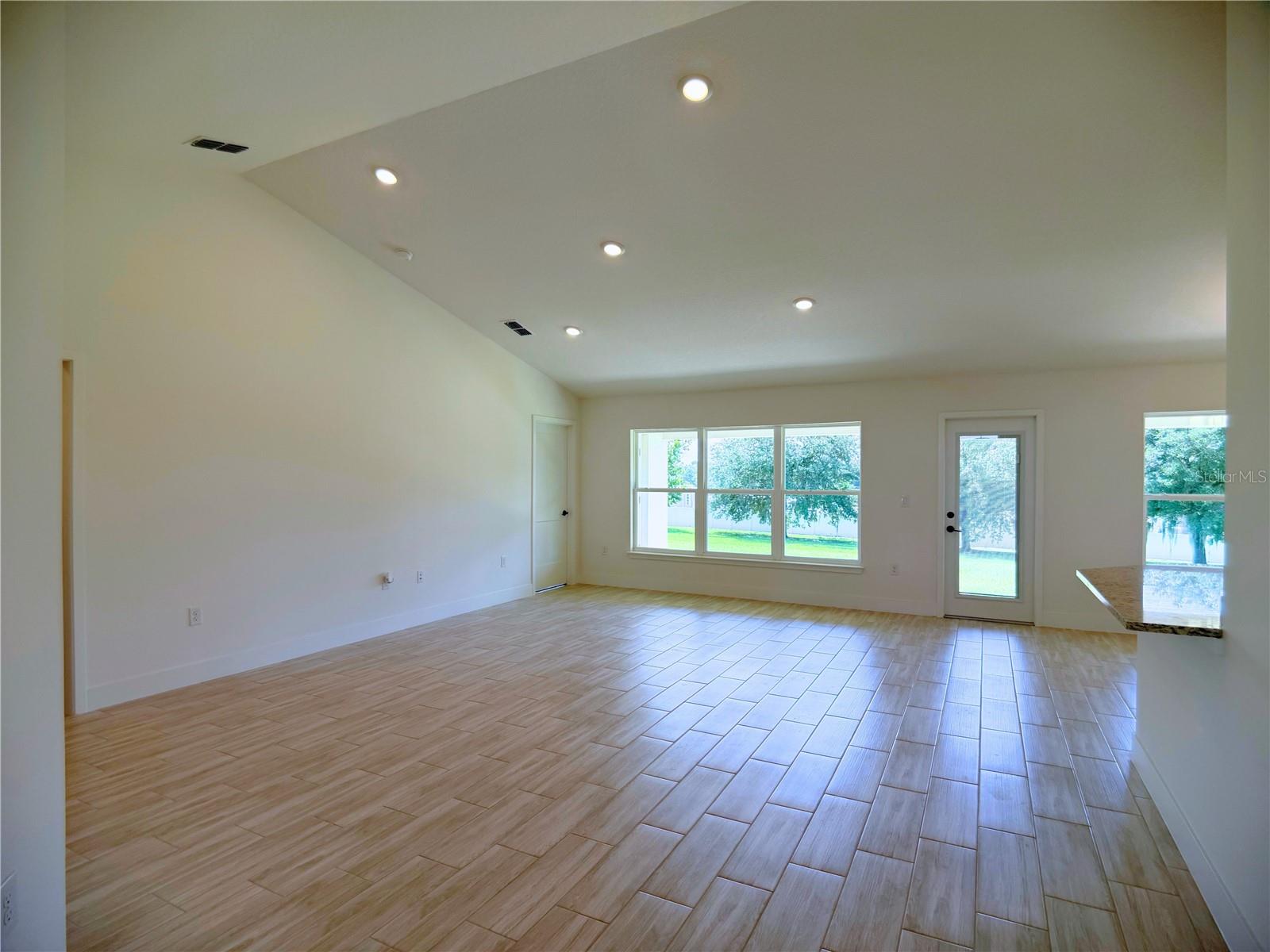 37041 Hidden View Circle Property Photo 18