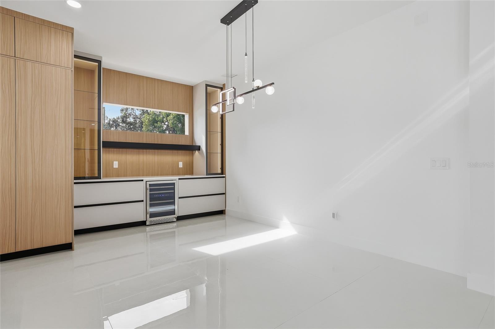 6907 N Boulevard Property Photo 11