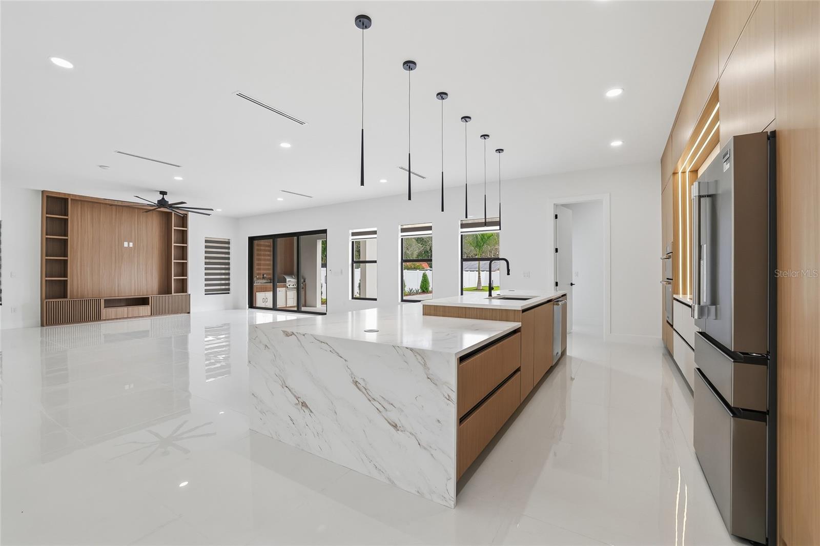 6907 N Boulevard Property Photo 14