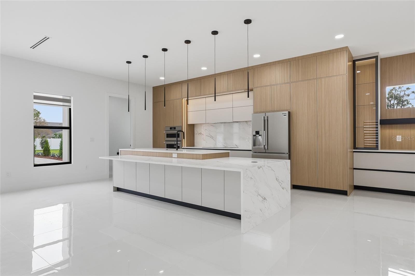 6907 N Boulevard Property Photo 15