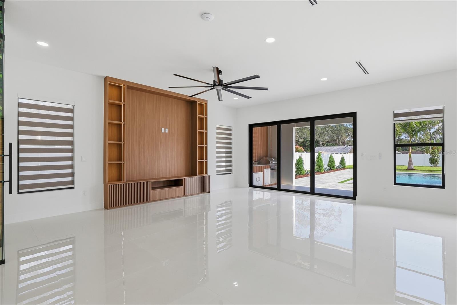 6907 N Boulevard Property Photo 30