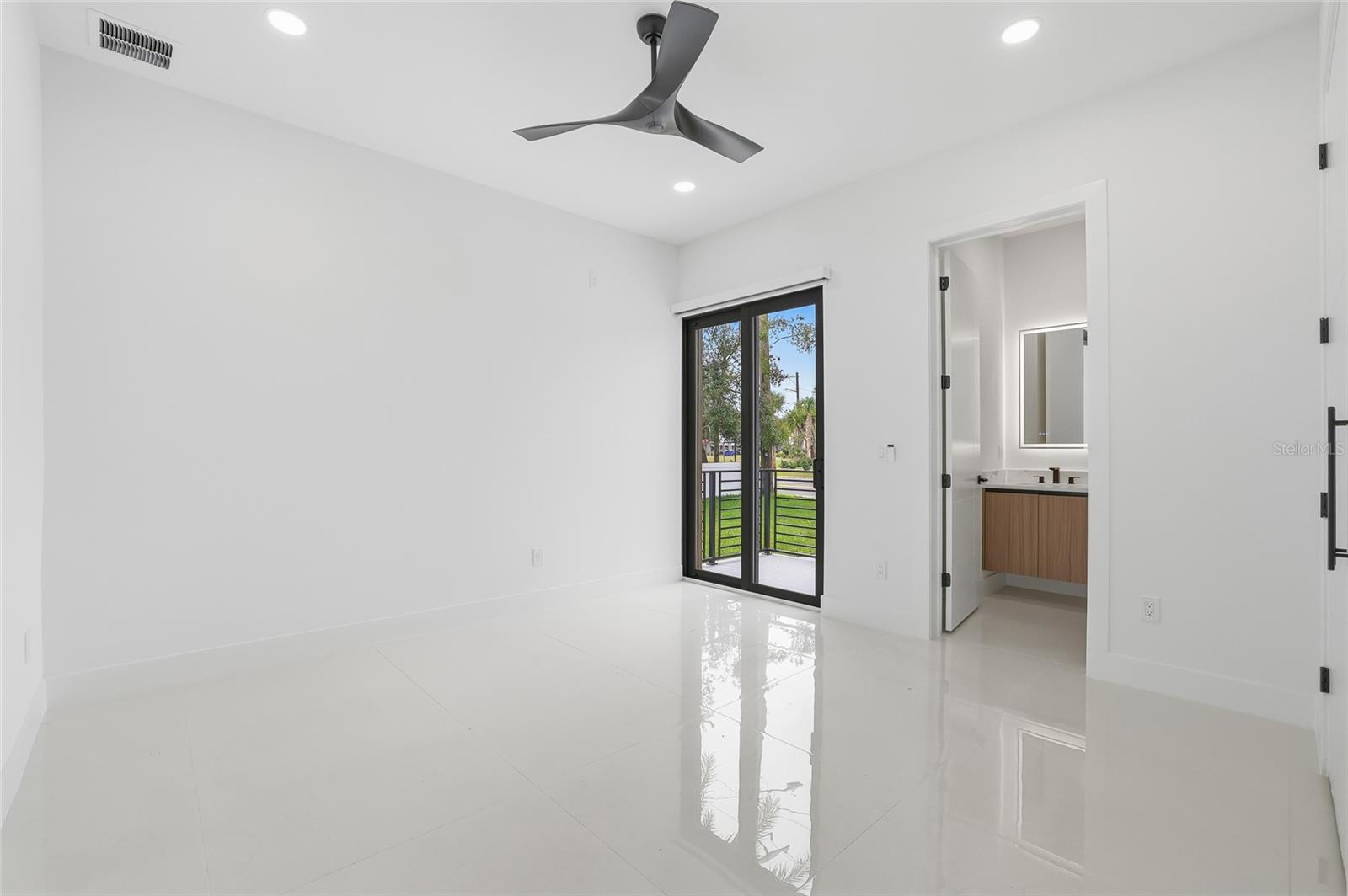 6907 N Boulevard Property Photo 39
