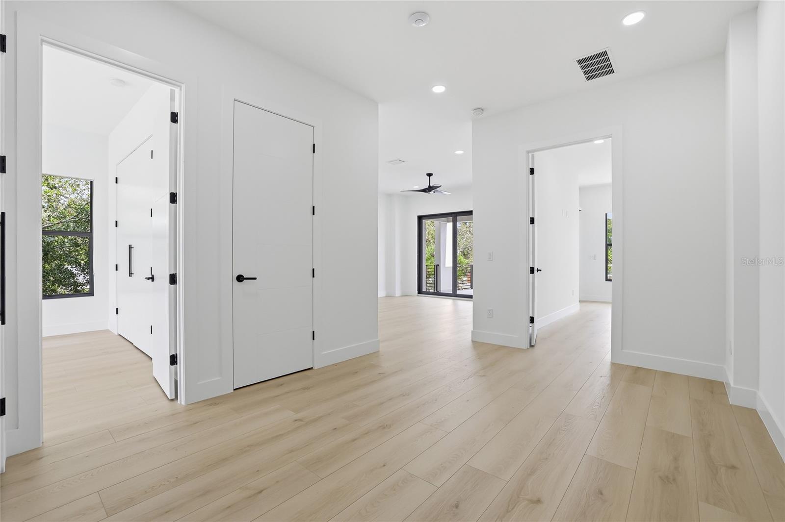 6907 N Boulevard Property Photo 41