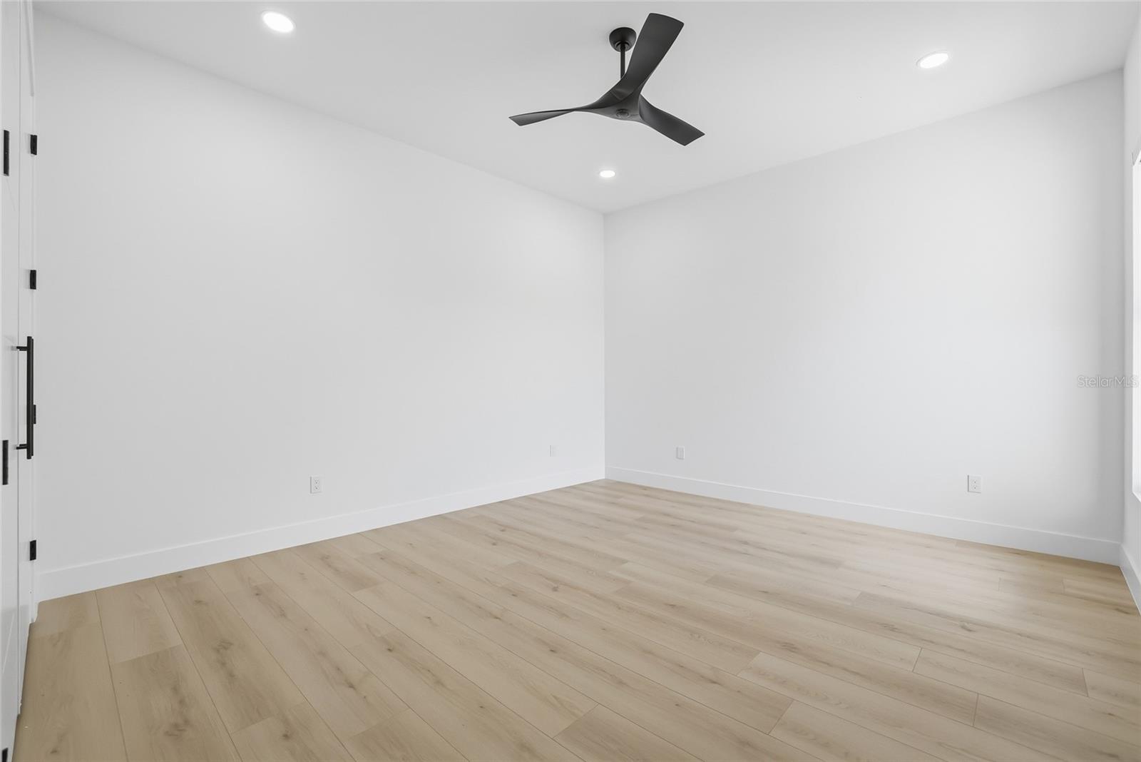6907 N Boulevard Property Photo 42