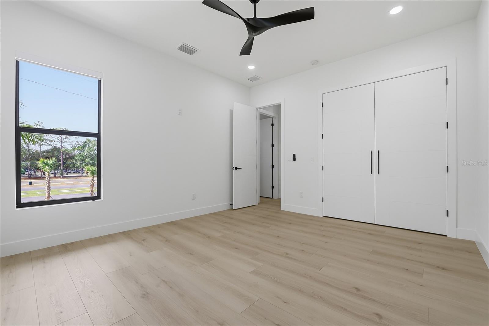 6907 N Boulevard Property Photo 45