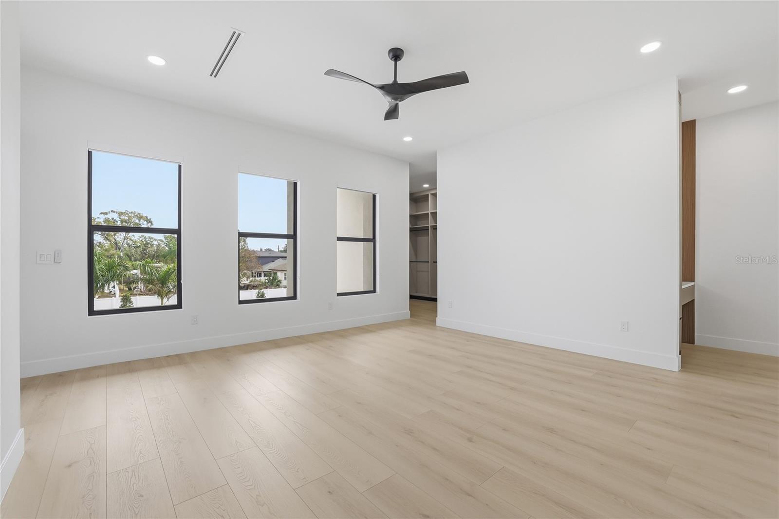 6907 N Boulevard Property Photo 52