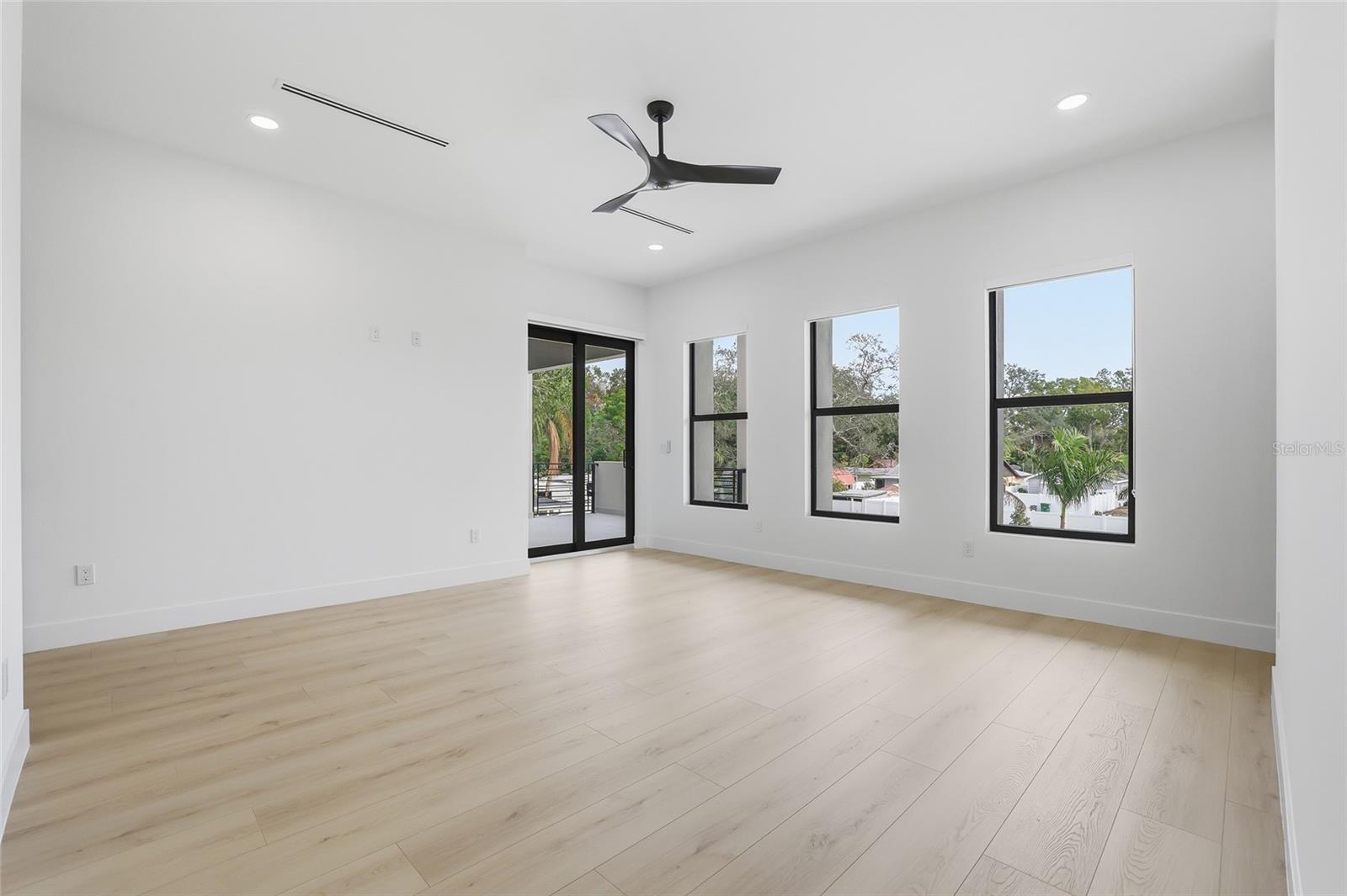 6907 N Boulevard Property Photo 54