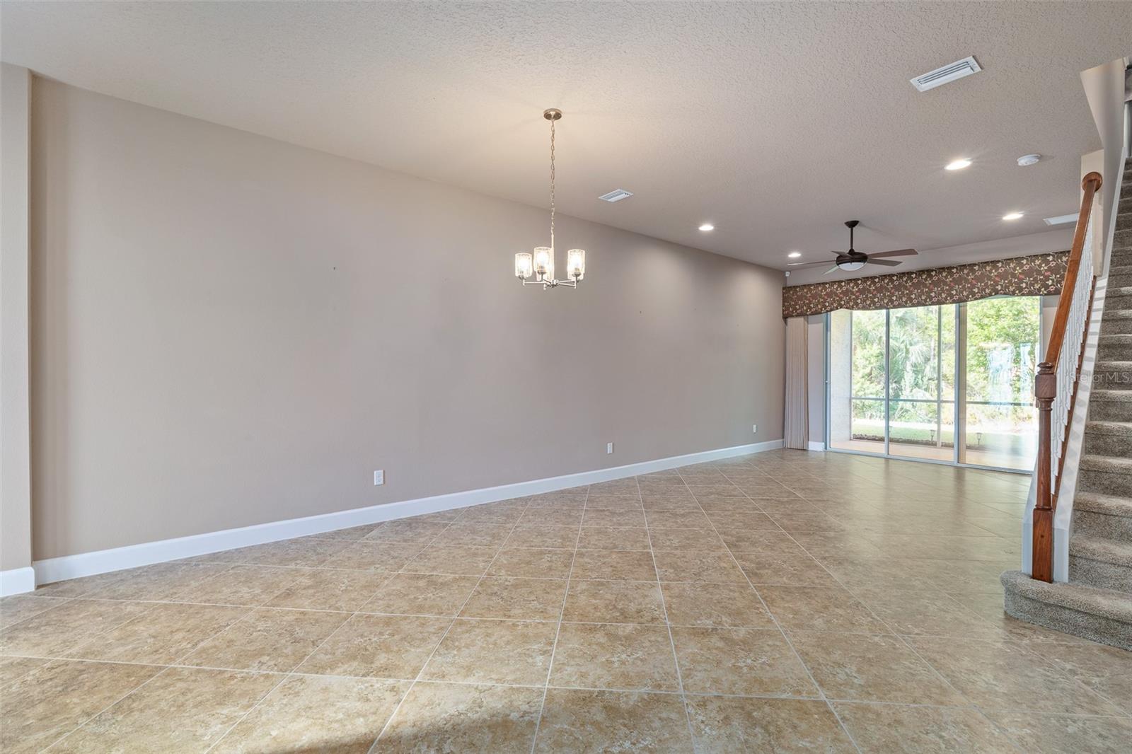 829 Pinewood Dr Property Photo 6