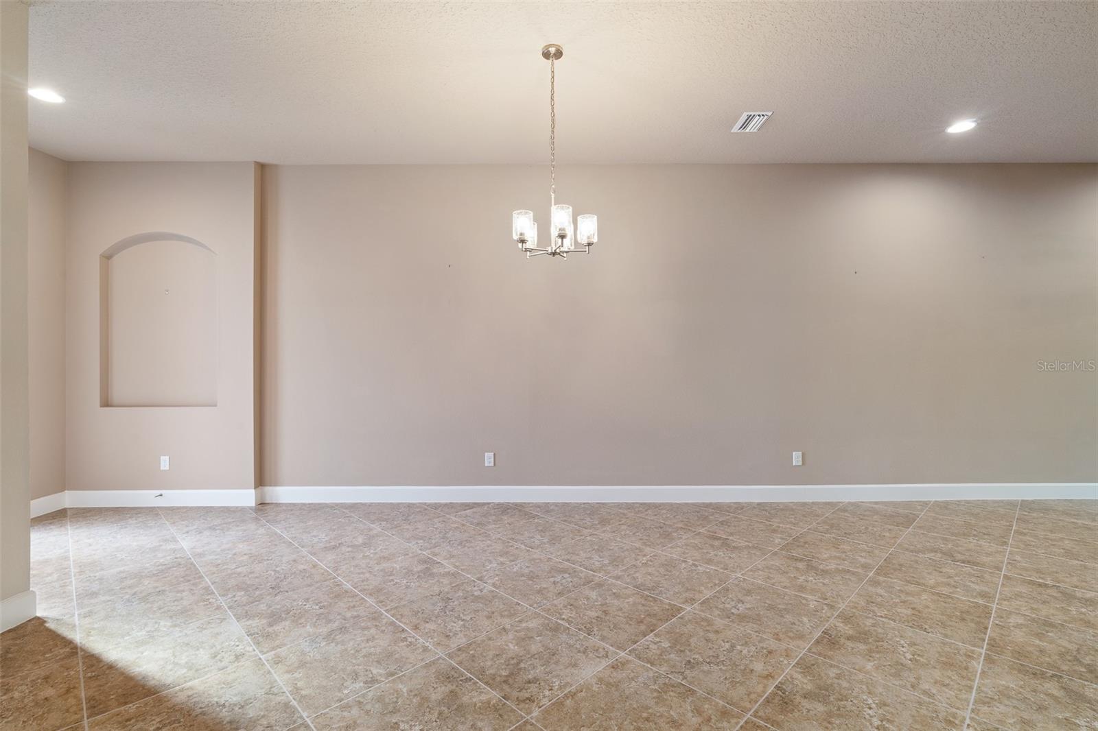 829 Pinewood Dr Property Photo 8