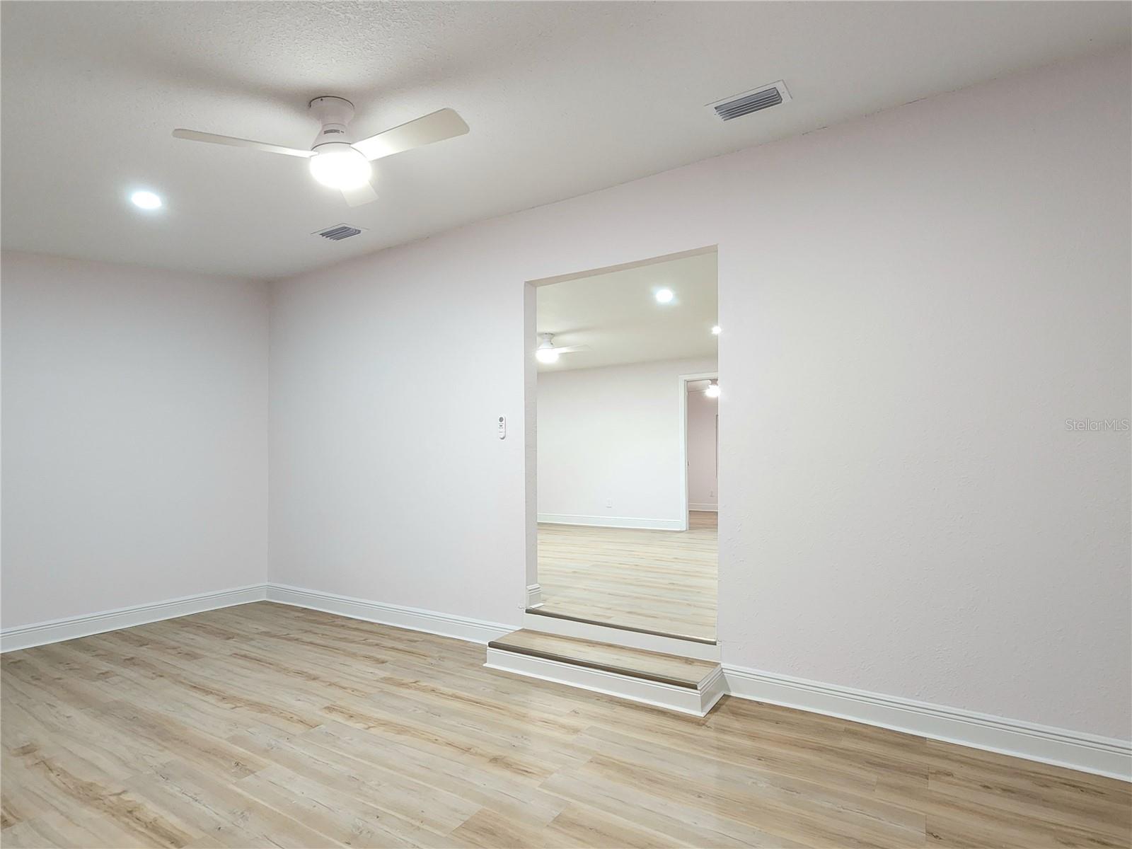 8917 N Highland Ave Property Photo 6