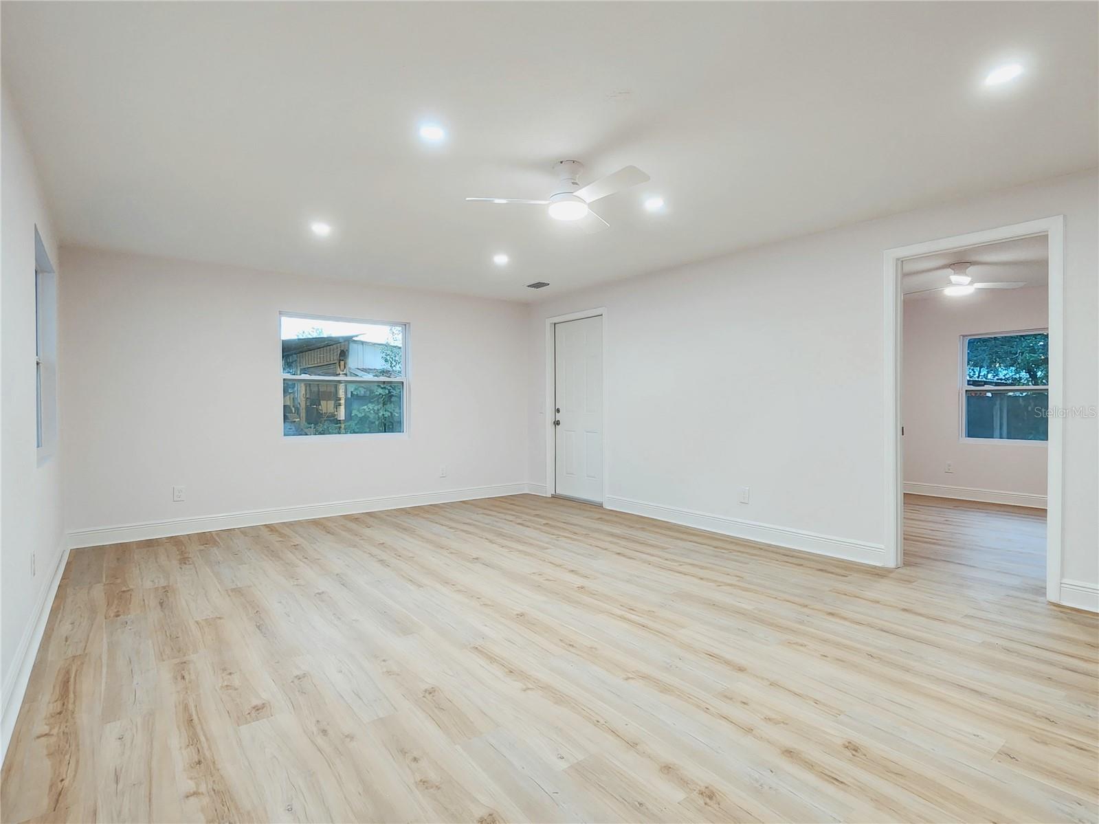 8917 N Highland Ave Property Photo 8