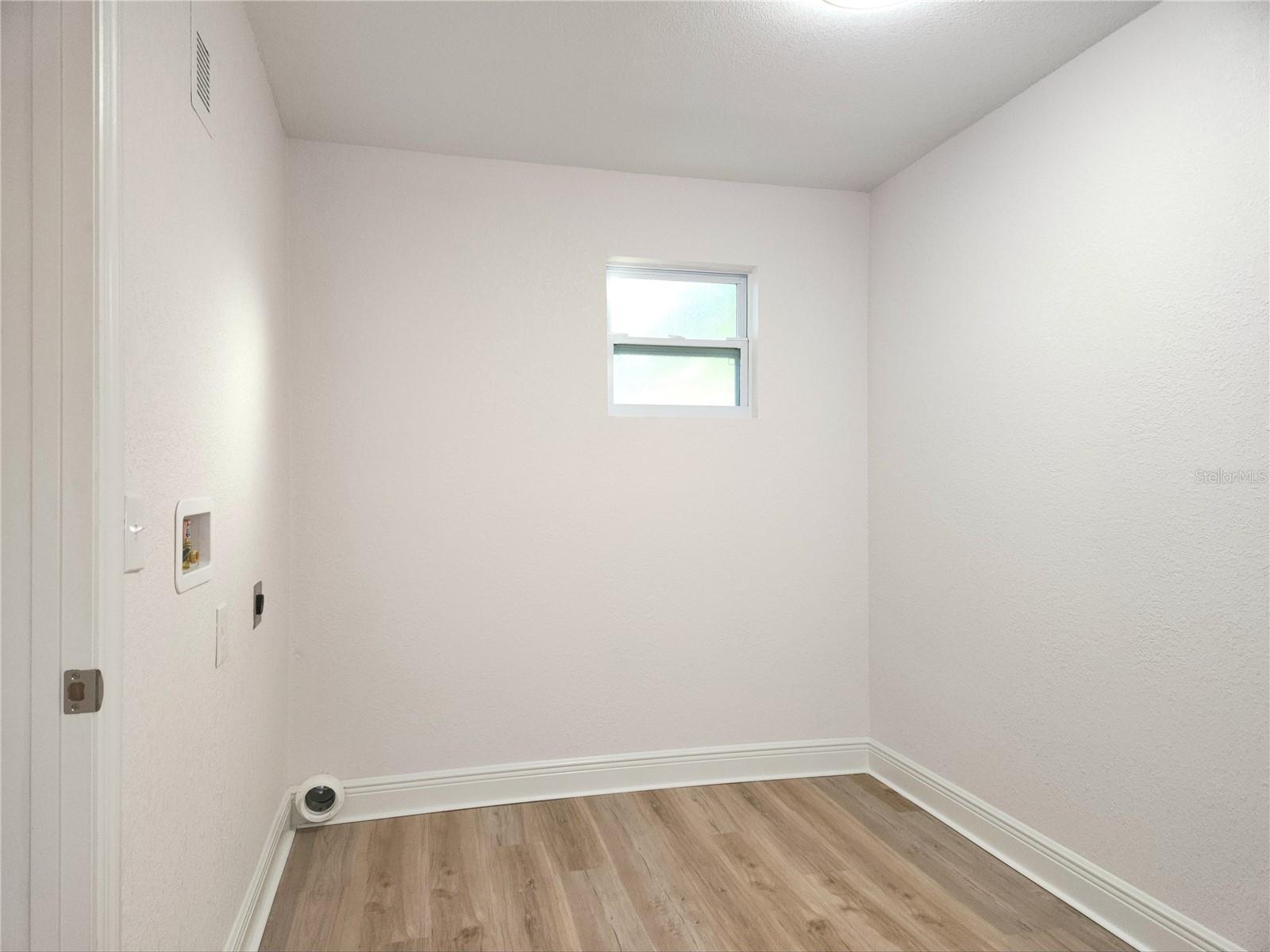 8917 N Highland Ave Property Photo 14