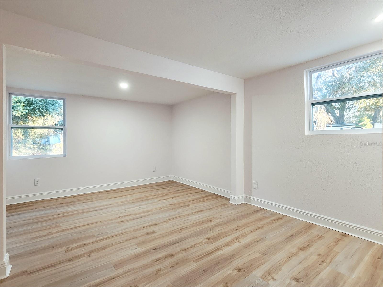 8917 N Highland Ave Property Photo 16