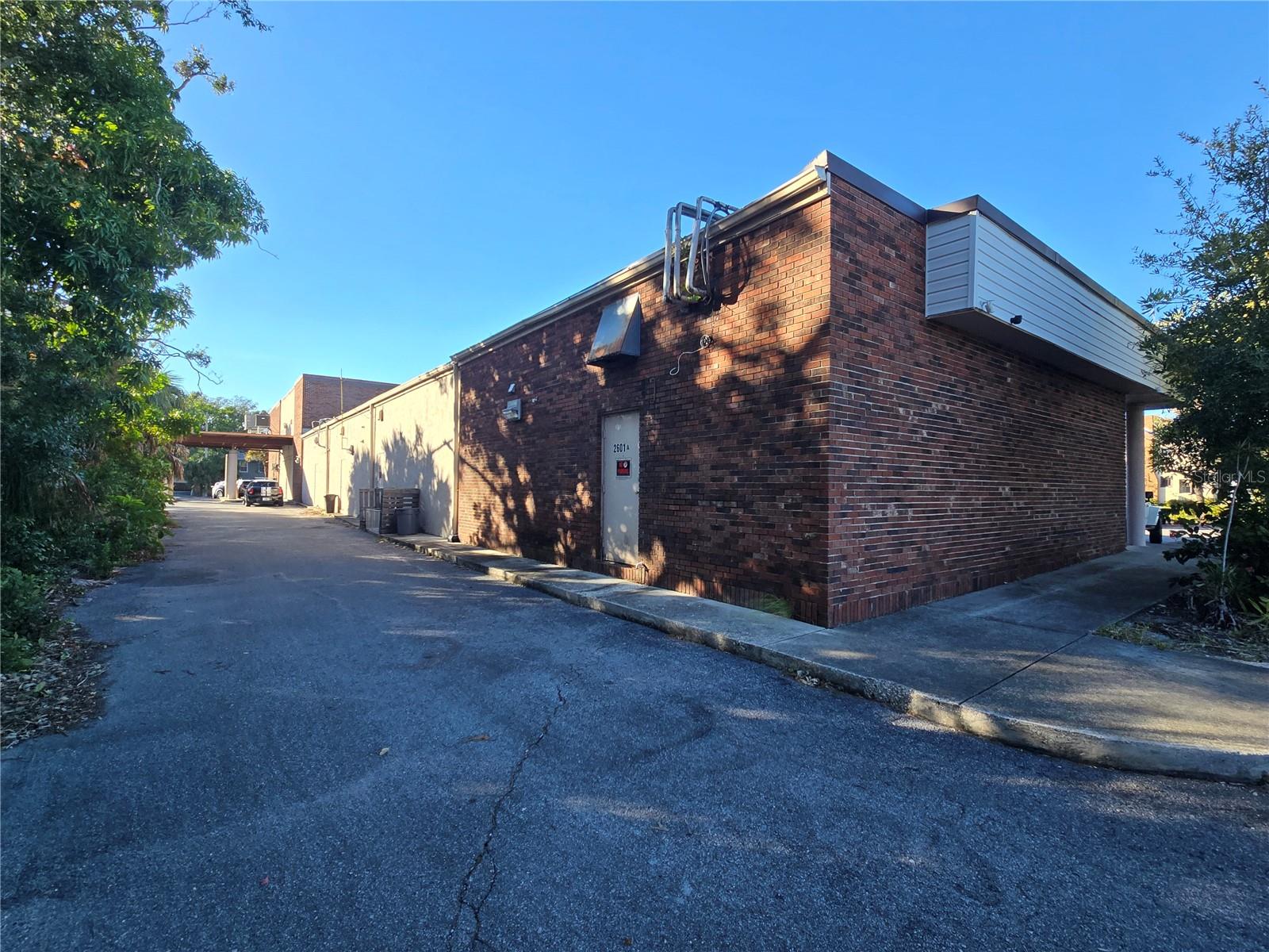2601 Manatee Ave W Property Photo 6