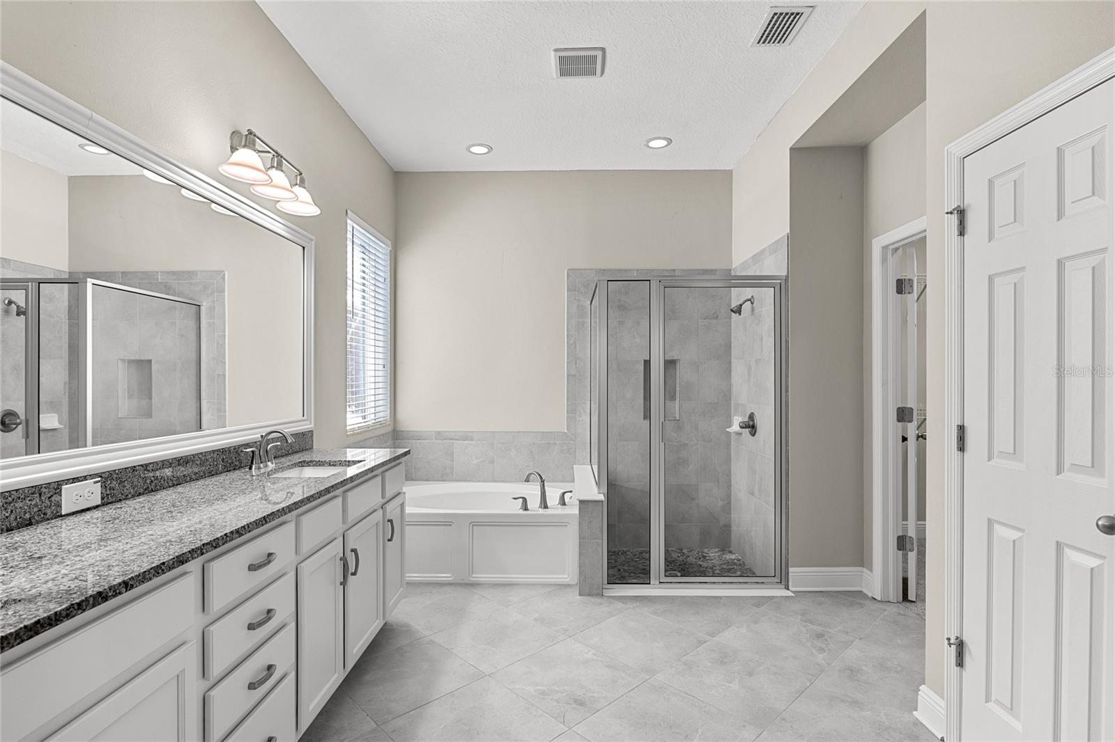 1308 Charleen St Property Photo 26