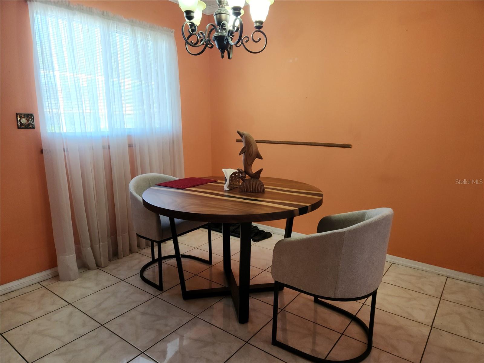 2001 Greenbriar Blvd #6 Property Photo 5