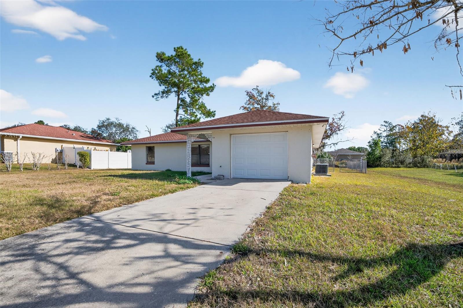 329 Marion Oaks Crse Property Photo 2