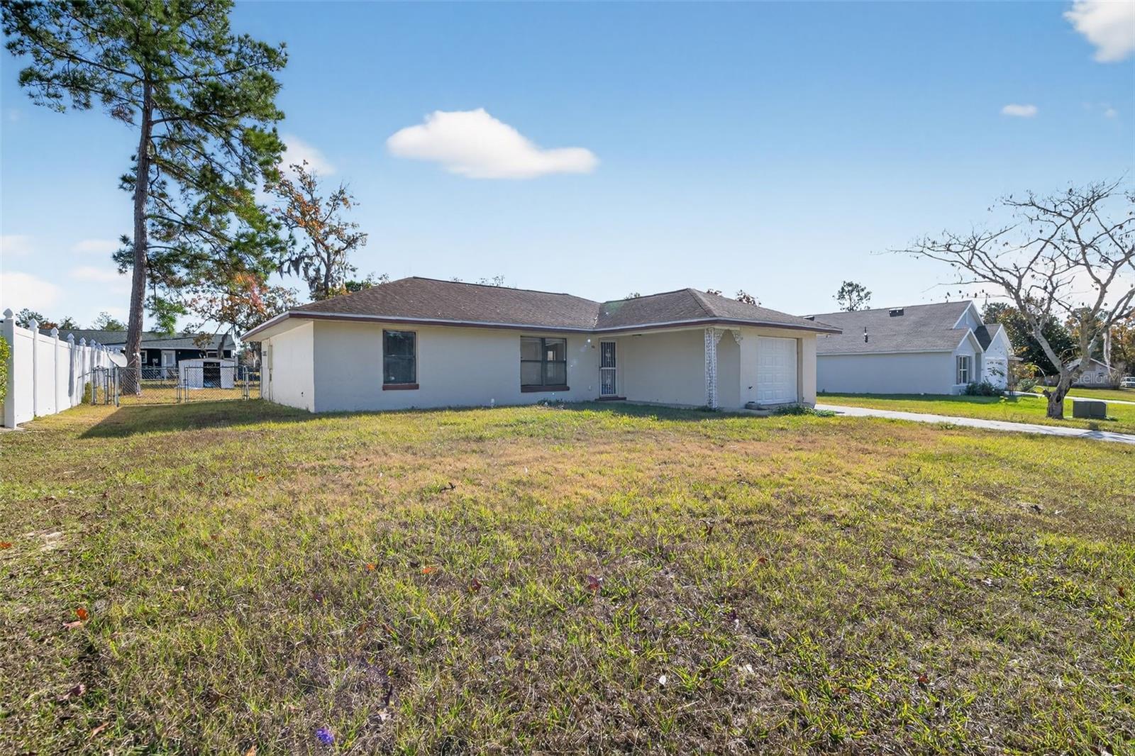 329 Marion Oaks Crse Property Photo 6