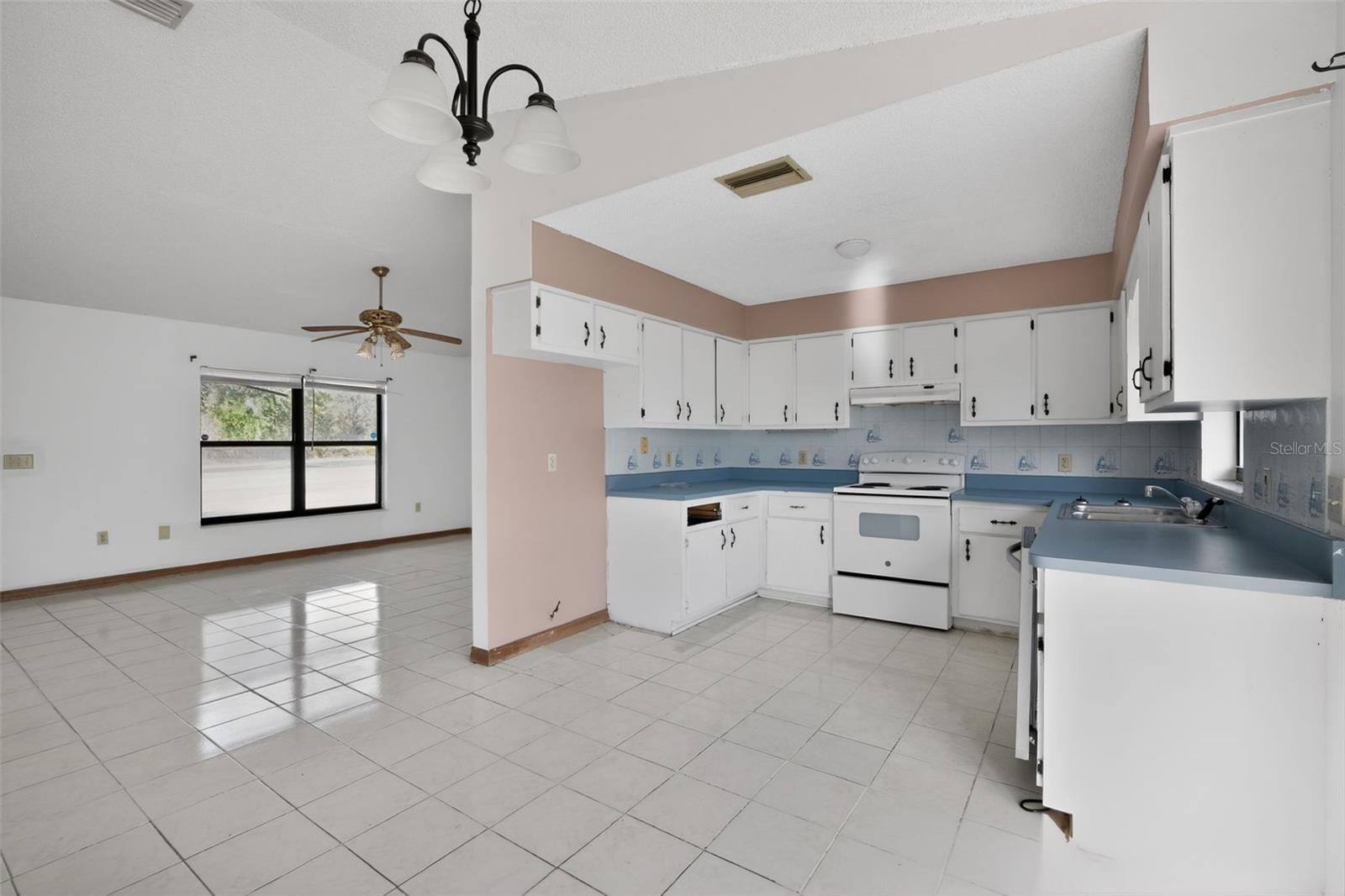 329 Marion Oaks Crse Property Photo 16