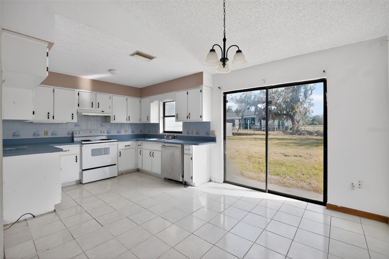 329 Marion Oaks Crse Property Photo 17