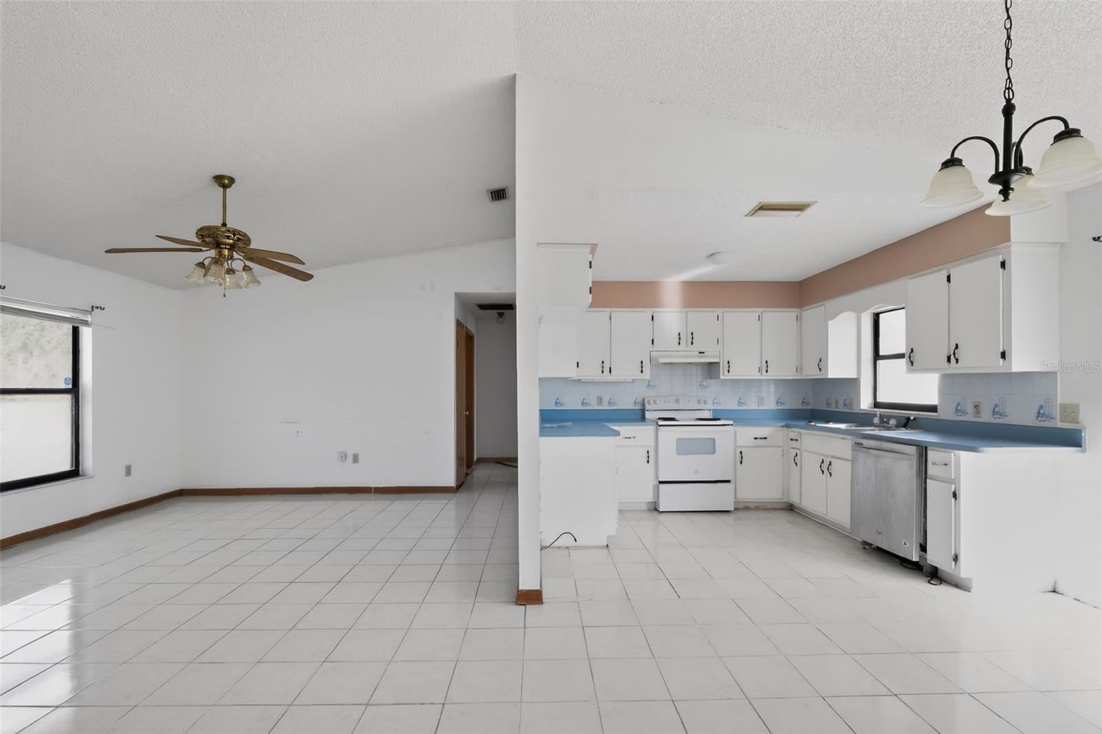 329 Marion Oaks Crse Property Photo 20