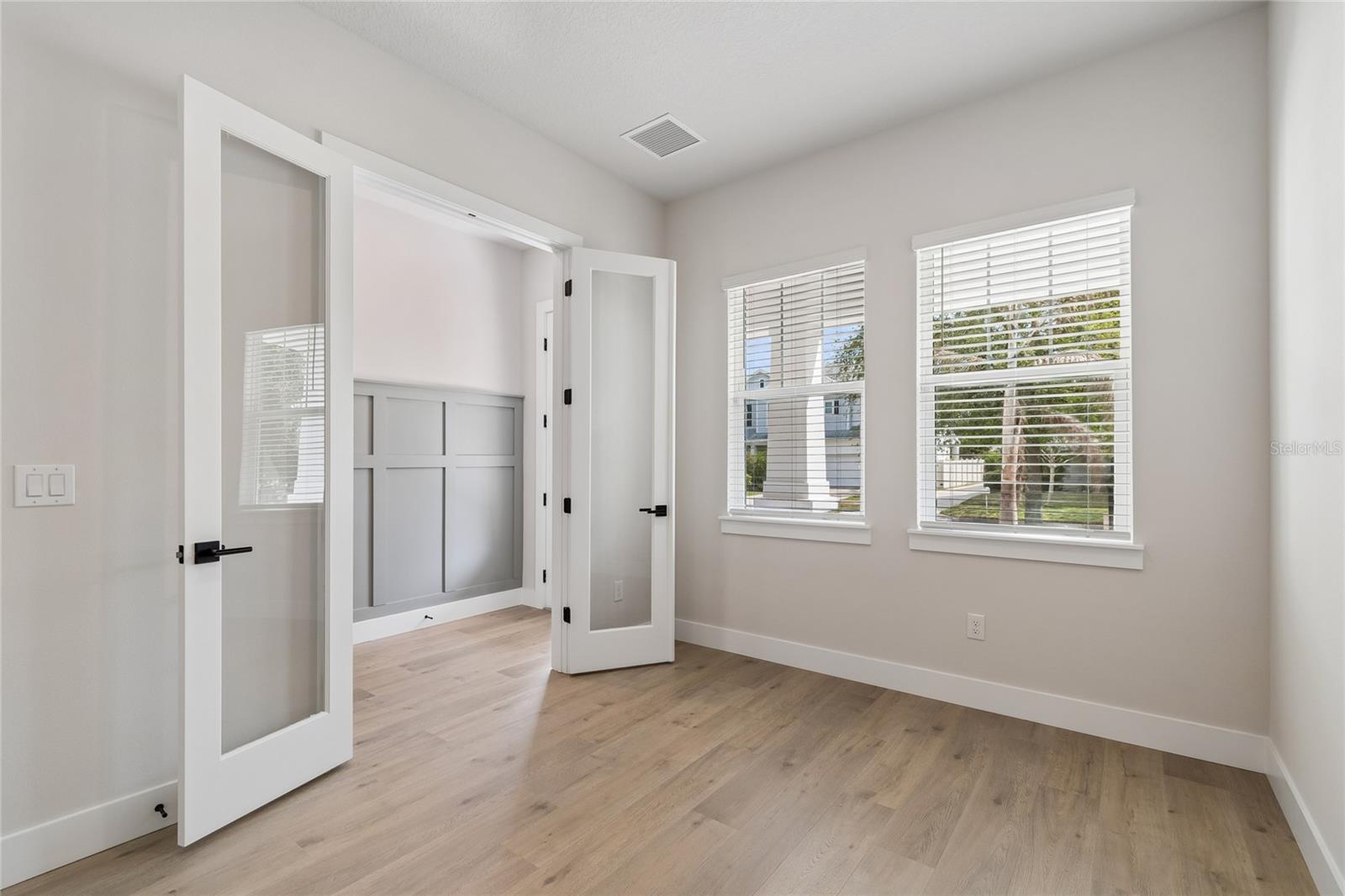 3711 W De Leon St Property Photo 5