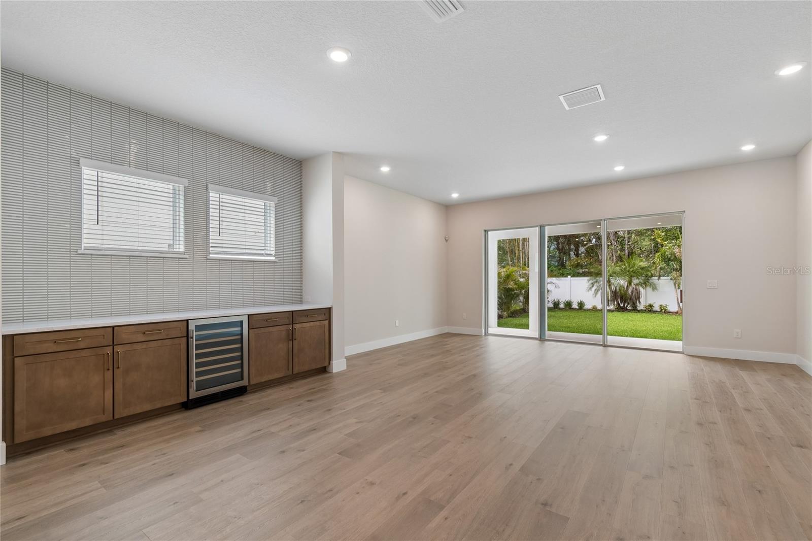 3711 W De Leon St Property Photo 14