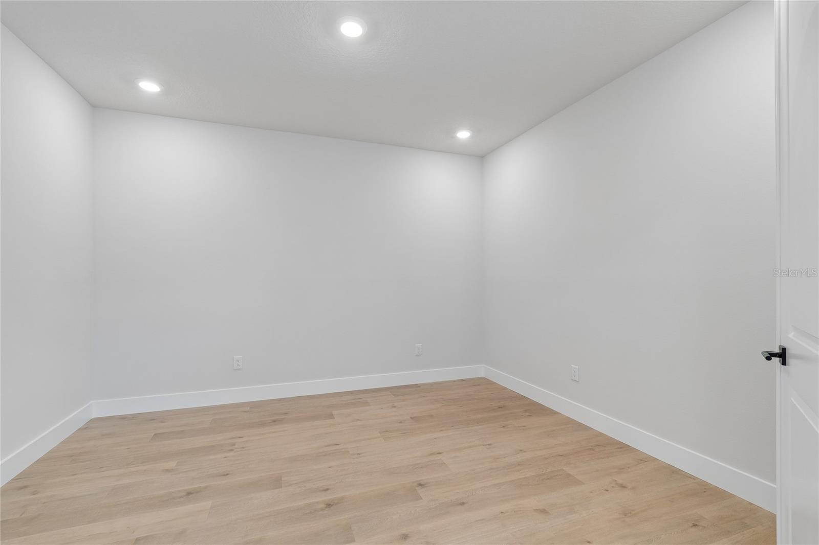 3711 W De Leon St Property Photo 21