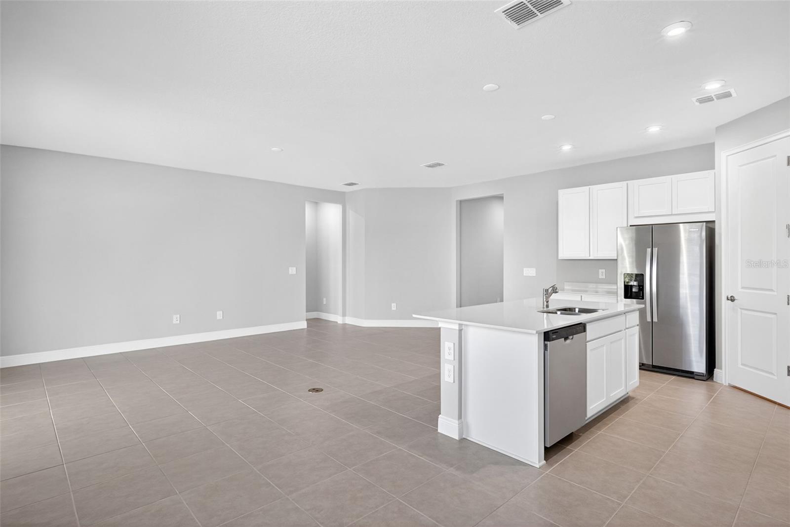 12410 51st St E Property Photo 11
