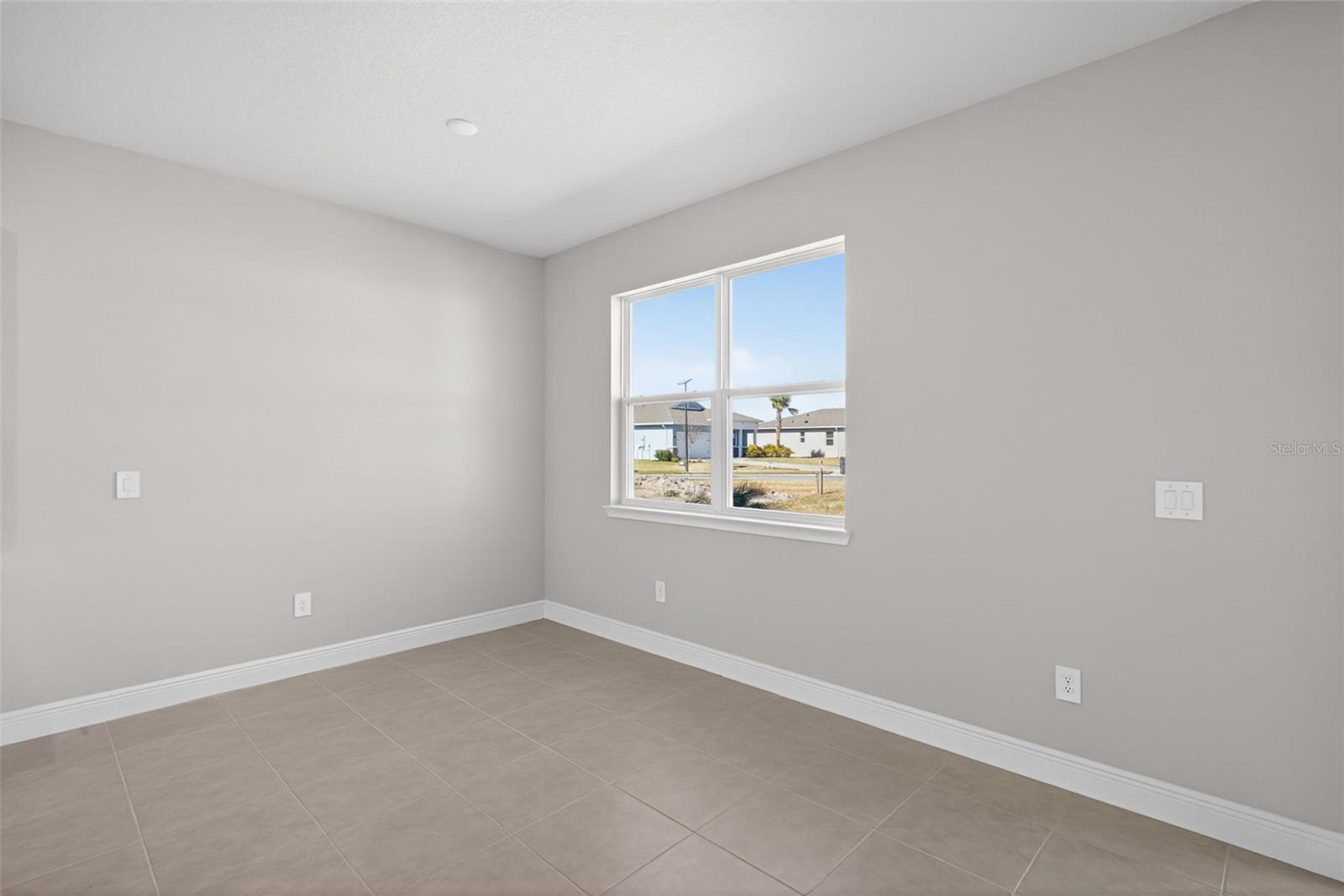 12410 51st St E Property Photo 16