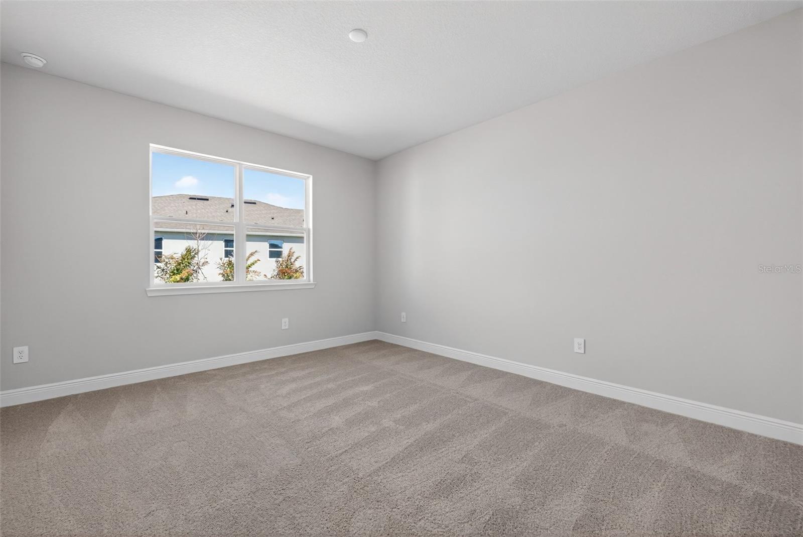 12410 51st St E Property Photo 18